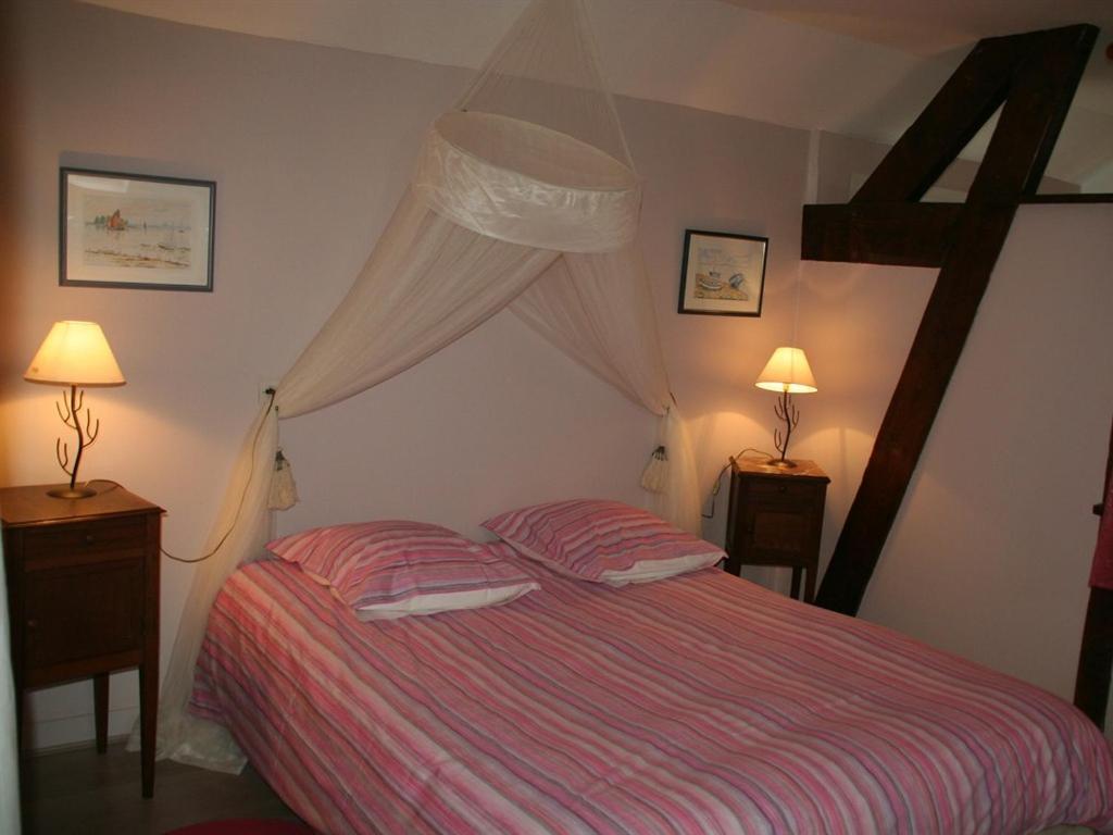 Les Marronniers Hotel Cambremer Quarto foto