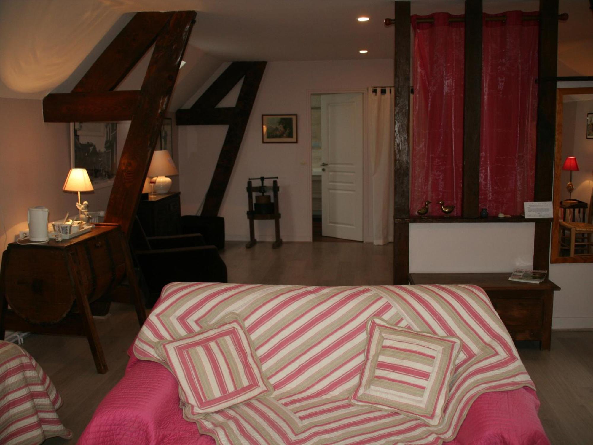 Les Marronniers Hotel Cambremer Quarto foto