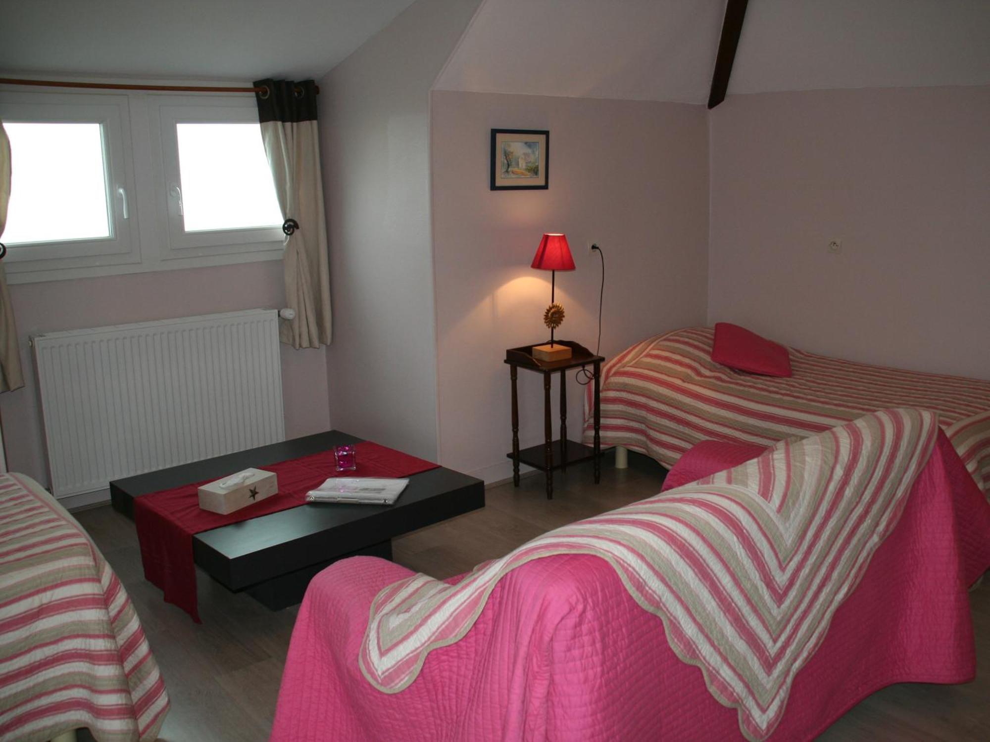 Les Marronniers Hotel Cambremer Quarto foto